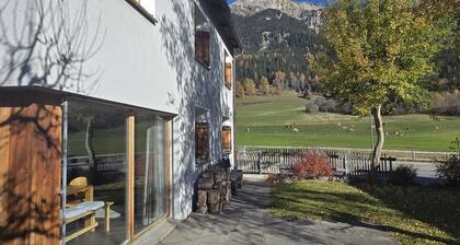 Bel appartement pour 8 personnes avec WIFI, TV et balcon