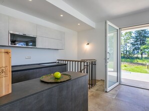 Mikrowelle, Ofen, Geschirrspüler, Toaster