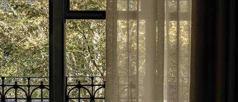 Superior Studio, Garden View | 1 bedroom, premium bedding, down comforters, laptop workspace