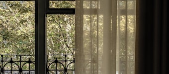 Batimont Suites & Apartments