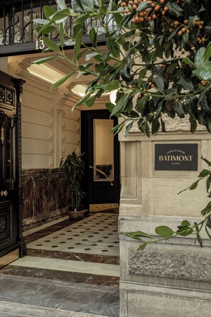 Front of property - Batimont Suites & Apartments (Bilbao)