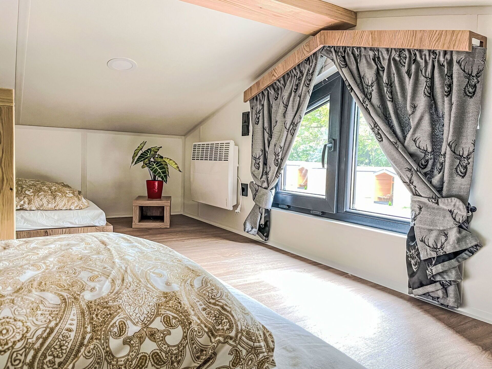2 bedrooms
