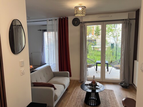 Apartment with terrace and private garden near Disney & shopping center 