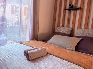 1 bedroom, in-room safe, desk, iron/ironing board