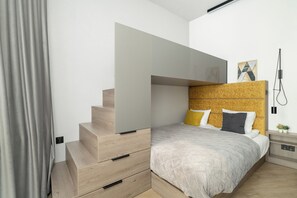Studio, Balcony | Iron/ironing board, free WiFi, bed sheets - Krysiewicza Family Studio by Renters (Poznan)