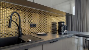Studio, balcon | Cuisine privée