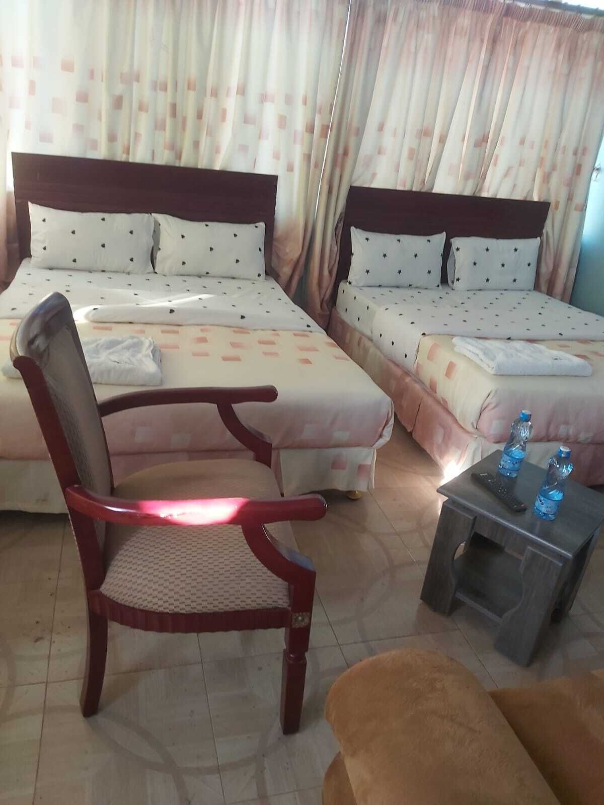 Laptop workspace, iron/ironing board, free WiFi