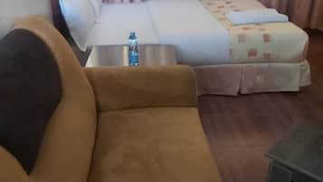 Laptop workspace, iron/ironing board, free WiFi