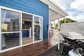 Terrace/patio - Perry's Place - Perry's Place - Prefect spot to Unwind & Rest (Augusta)