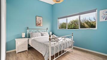 3 dormitorios, tabla de planchar con plancha, Internet y ropa de cama