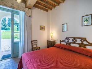 1 bedroom, travel crib, free WiFi, bed sheets - Beautiful apartment for 4 guests with pool, A/C, WIFI, TV, patio and pets allowed (Rosignano Marittimo)