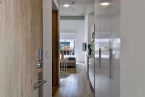 1 chambre, bureau, fer et planche à repasser, Wi-Fi