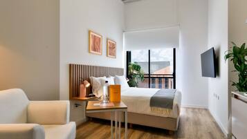 1 bedroom, desk, iron/ironing board, WiFi