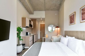 1 chambre, bureau, fer et planche à repasser, Wi-Fi