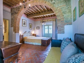 3 habitaciones, cuna de viaje, wifi gratis y ropa de cama 