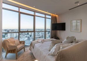 1 bedroom, desk, iron/ironing board, WiFi