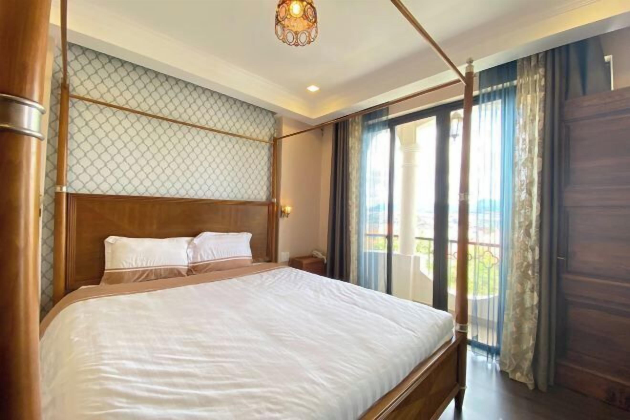 Minibar, Schreibtisch, laptopgeeigneter Arbeitsplatz