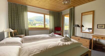 Schöne Wohnung für 4 Personen mit W-LAN, TV und Balkon