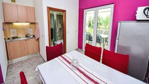 Unclassified image, 5 of 28, button - Beautiful apartment for 6 guests with A/C, WIFI, TV, balcony and pets allowed (Omiš)