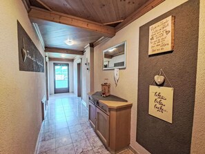 Interior - Stunning villa for 8 guests with WIFI, TV, balcony and pets allowed (Ramsau Im Zillertal)