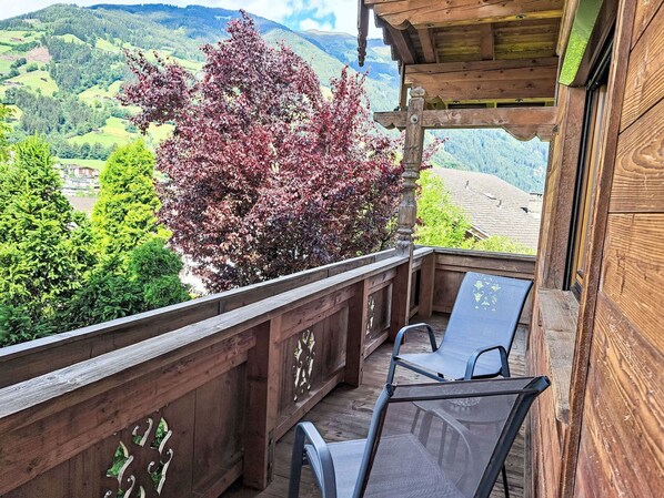 Property grounds - Stunning villa for 8 guests with WIFI, TV, balcony and pets allowed (Ramsau Im Zillertal)