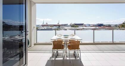 This apartment is a 3 bedroom(s), 2.5 bathrooms, located in Fremantle, WA.
