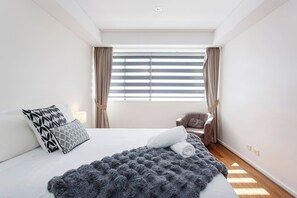 3 室のベッドルーム、アイロン / アイロン台、旅行用ベビーベッド、WiFi (無料)