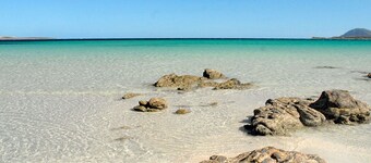 Cosy apartment in villa for 5 guests with WIFI, A/C, TV, patio and pets allowed