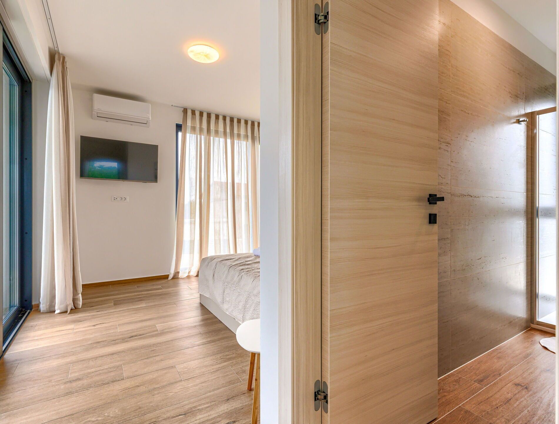 Building, Wood, Flooring, Floor, Wood Stain, Hardwood, Real Estate, Hall, Shade