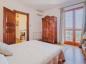 3 bedrooms, travel cot, free WiFi