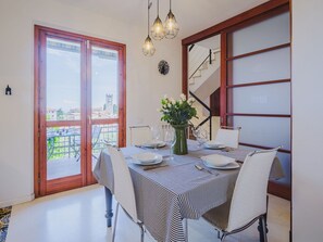 Dining - Beautiful villa for 6 guests with private pool, WIFI, A/C, TV and patio (Massarosa)