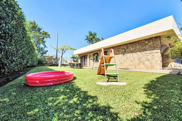 Himmel, Eigentum, Pflanze, Gebäude, Baum, Grundstueck, Haus, Schatten, Freizeit, Gras