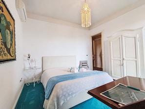3 bedrooms, travel cot, free WiFi