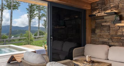 Wonderful private villa for 10 people with private pool, hot tub, WIFI, TV, terrace and pets all...