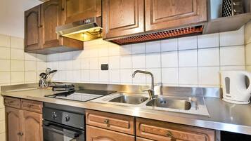 Microonde, forno, tostapane, seggiolone