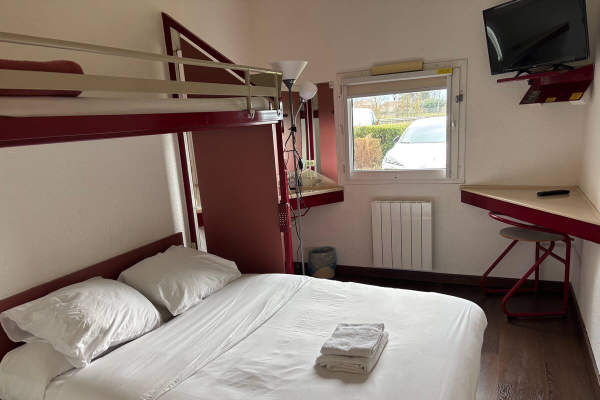 Soundproofing, free WiFi