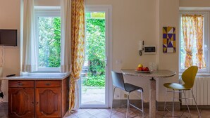 Dining - Beautiful private villa for 6 guests with A/C, TV, terrace and pets allowed (Invorio)