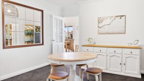 Dining - Beachside Family Favourite - Casa Del Caravel (Halls Head)