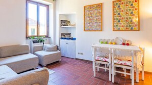 Interior - Beautiful apartment for 3 guests with WIFI and patio (Gravedona)