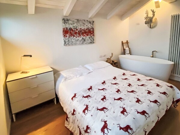 1 Schlafzimmer, Reisekinderbett, kostenloses WLAN, Bettwäsche