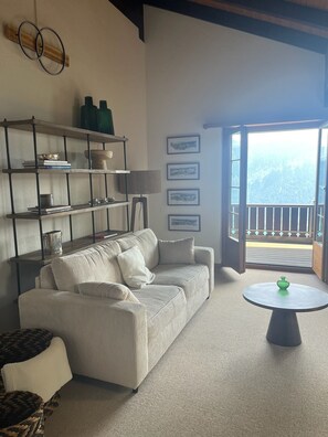 Living area - Apartment in Beatenberg, Switzerland (Beatenberg)