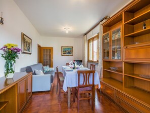Dining - Lovely apartment for 6 people with WIFI, balcony and pets allowed (Cecina)
