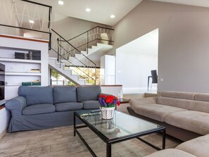 TV - Beautiful private villa for 8 guests with private pool, WIFI, TV, patio and panoramic view (Tossa De Mar)