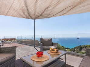 Terrace/patio - Beautiful private villa for 8 guests with private pool, WIFI, TV, patio and panoramic view (Tossa De Mar)