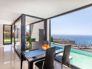 Outdoor dining - Beautiful private villa for 8 guests with private pool, WIFI, TV, patio and panoramic view (Tossa De Mar)