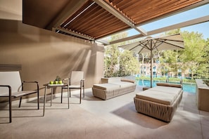 高級客房, 可使用泳池, 花園景 | 客房景觀