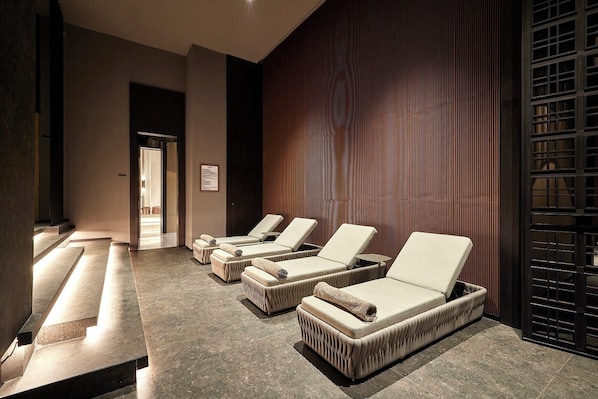 身體療程、體膜護理、身體磨砂、面部療程、修手甲/腳甲、按摩服務