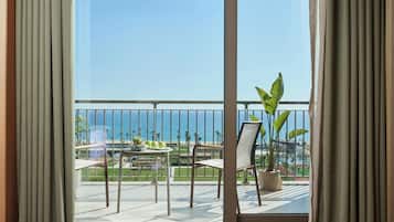 Gratis minibar, pengeskab på værelset, skrivebord