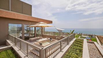 Gratis minibar, pengeskab på værelset, skrivebord