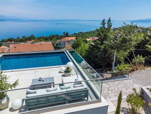 Pool - Wonderful private villa for 10 guests with A/C, private pool, WIFI, TV and terrace (Rijeka)